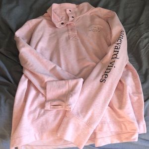 Vineyard vines botton up shirt